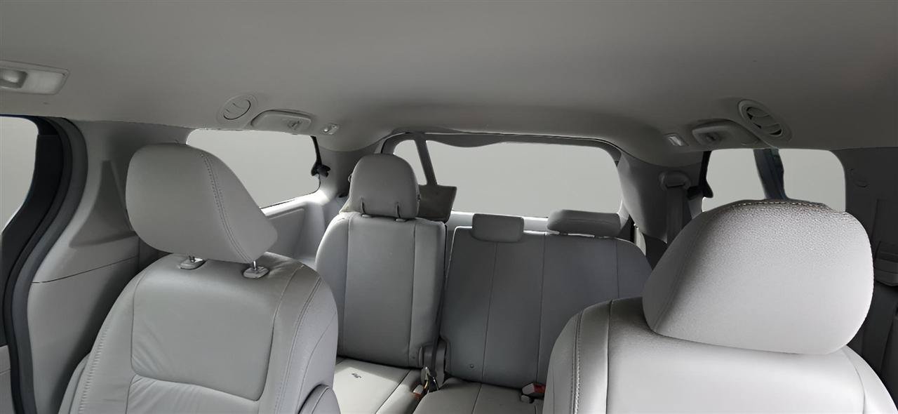 Used 2017 Toyota Sienna XLE w/ XLE Navigation Package AWD/4WD image 24