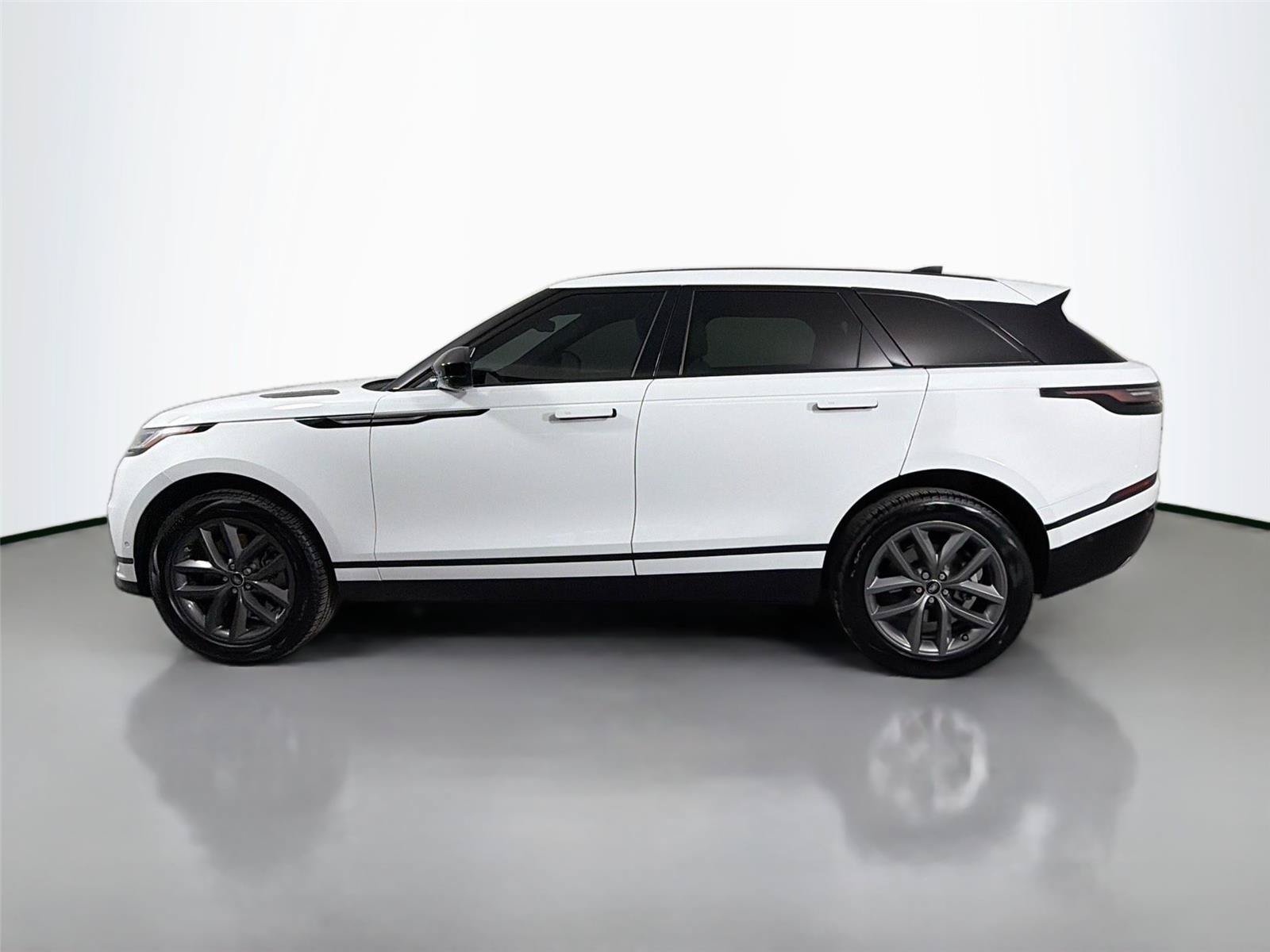 Certified 2026 Land Rover Range Rover Velar Dynamic SE AWD/4WD image 8