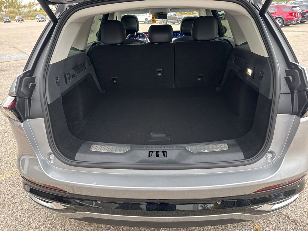 New 2025 Lincoln Nautilus Reserve image 22