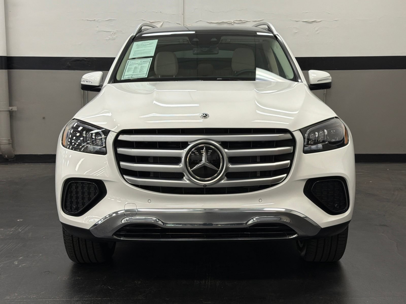 Used 2026 Mercedes-Benz GLS 450 4MATIC image 4