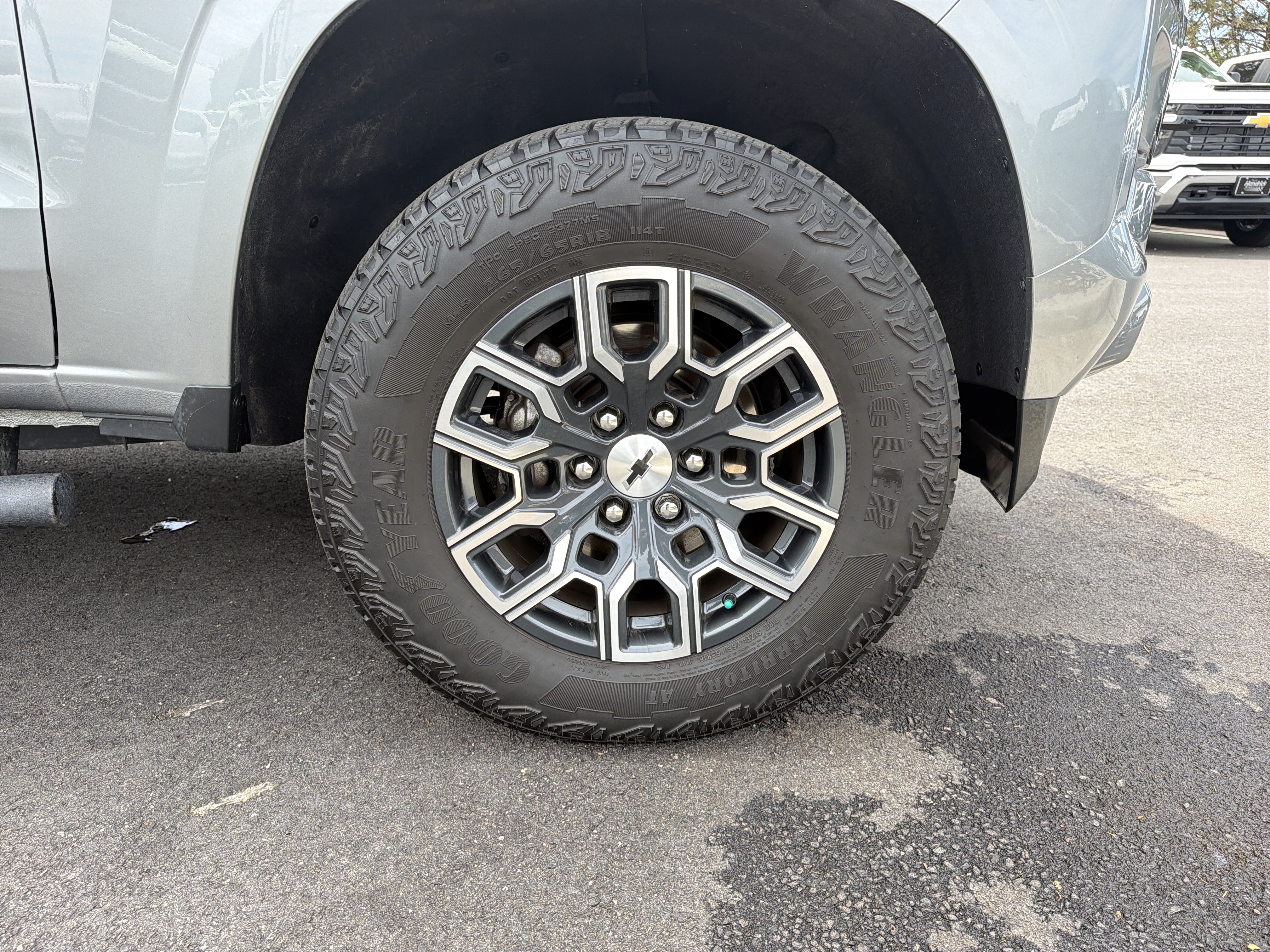 Used 2024 Chevrolet Colorado Z71 w/ Z71 Convenience Package 2 AWD/4WD image 13