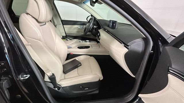 Used 2025 Genesis GV70 2.5T w/ Select Package AWD/4WD image 32