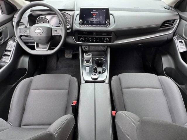 Used 2025 Nissan Rogue S AWD/4WD image 23