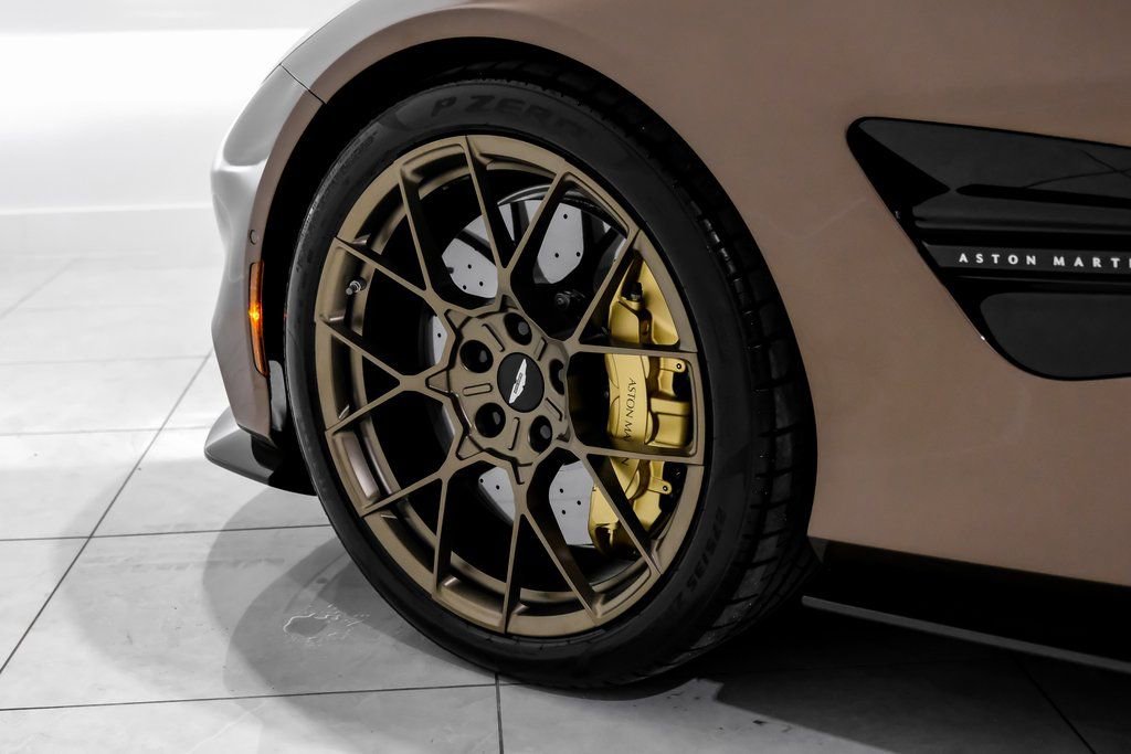 Used 2025 Aston Martin Vanquish RWD image 45