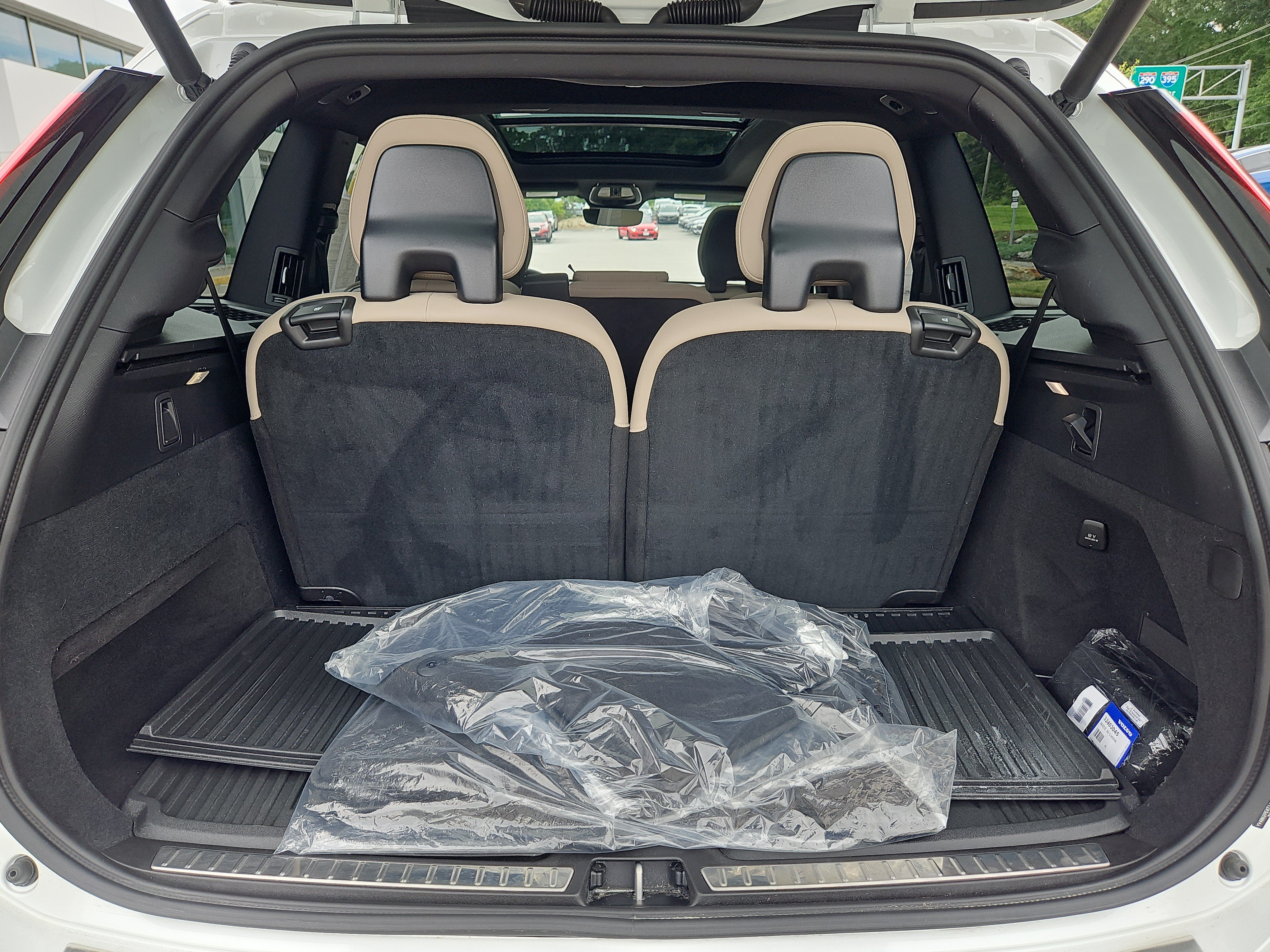 Used 2026 Volvo XC90 B6 Plus w/ Protection Package Premier AWD/4WD image 35