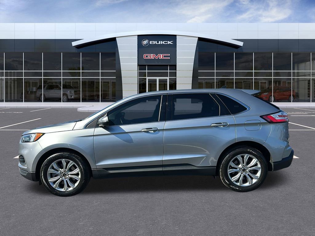 Used 2024 Ford Edge Titanium image 2