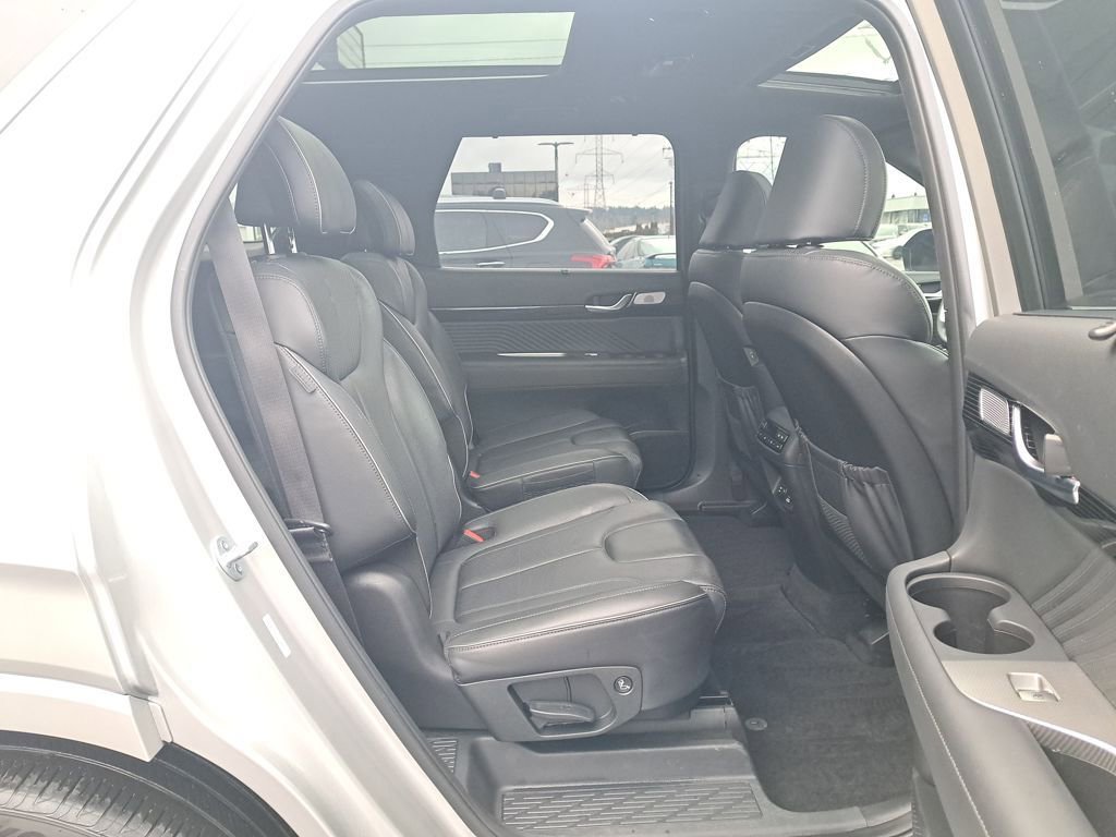 Used 2023 Hyundai Palisade Calligraphy w/ Cargo Package image 15