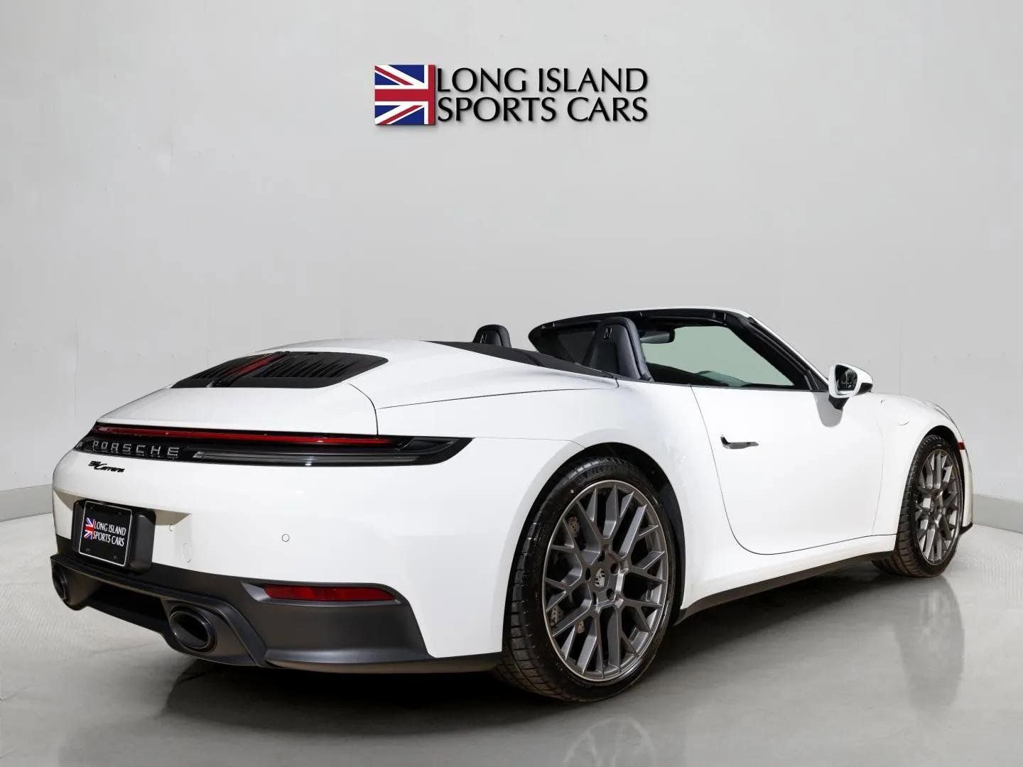Used 2025 Porsche 911 Carrera RWD image 9