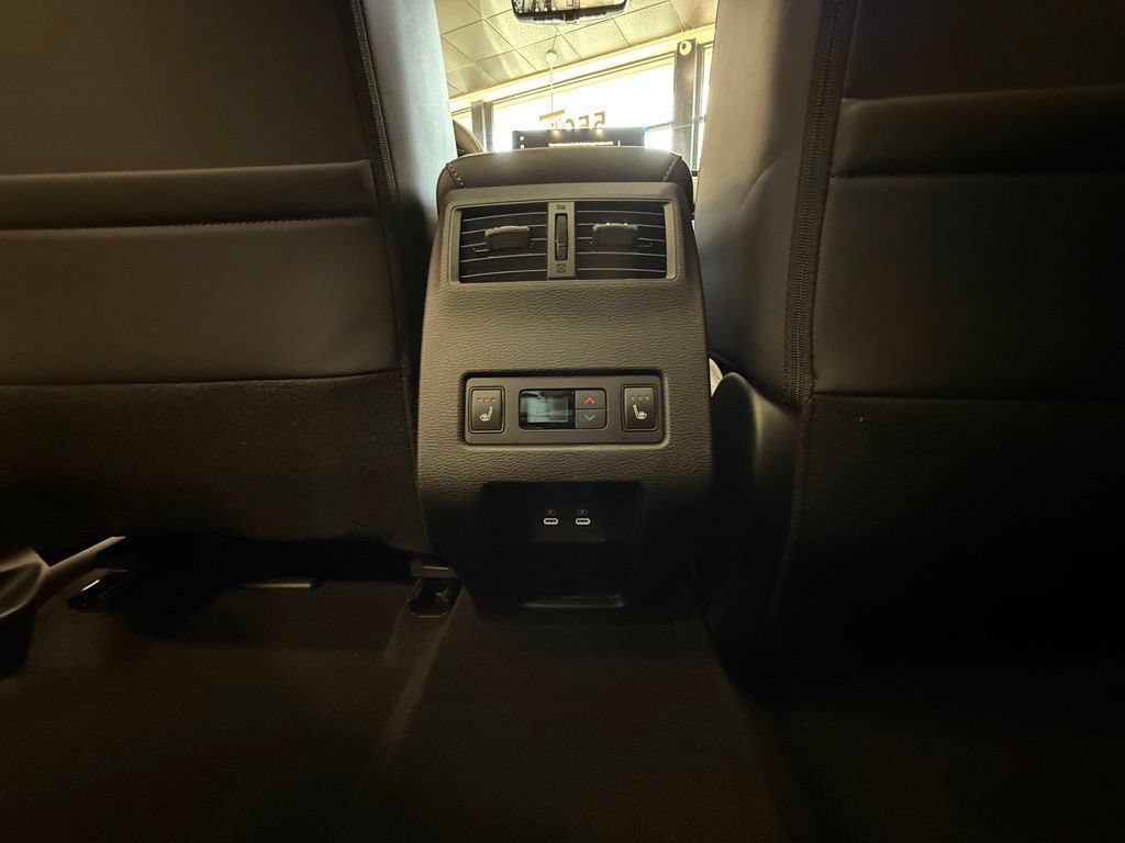 New 2026 Mitsubishi Outlander SEL Black Edition FWD image 31