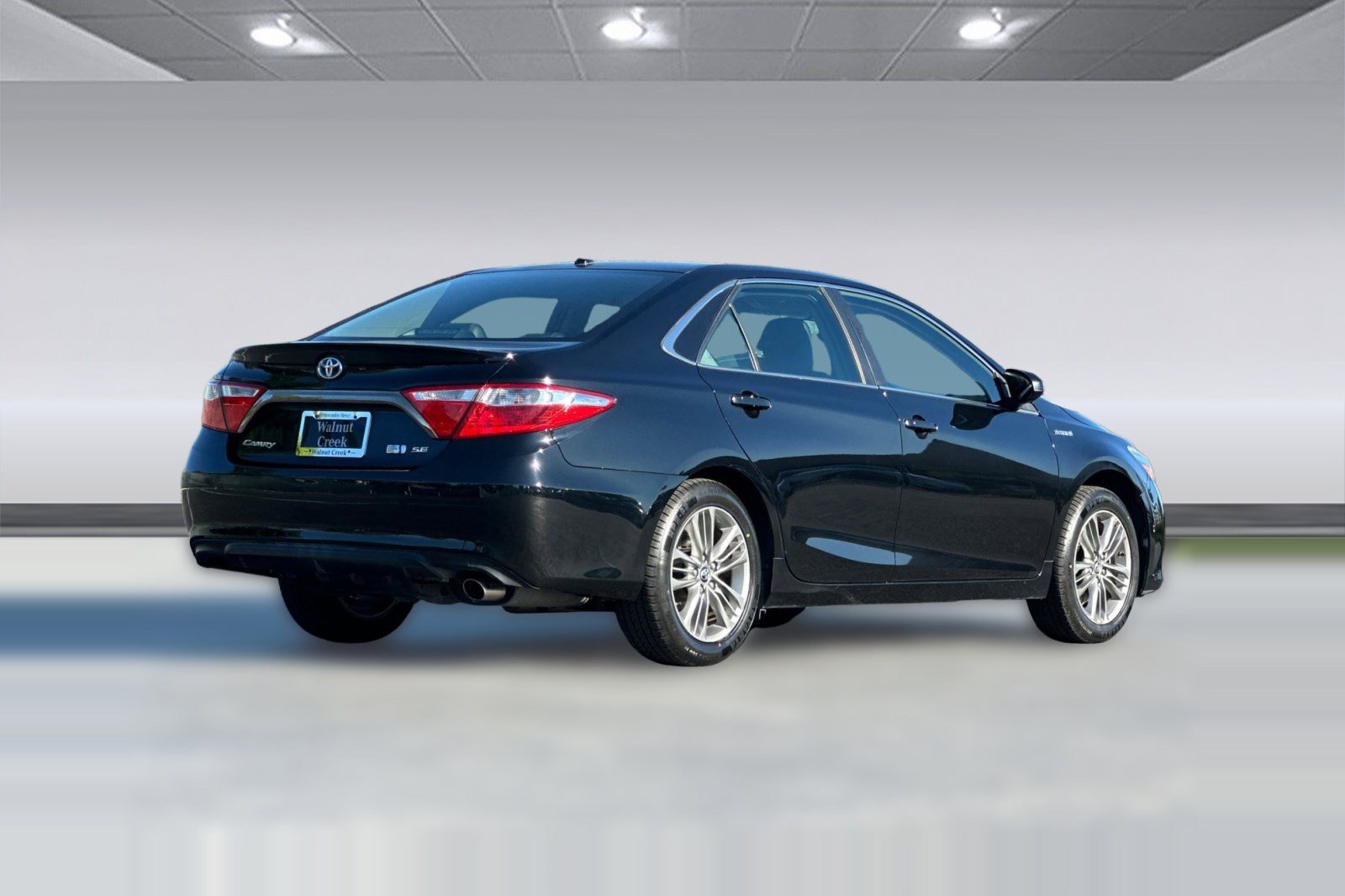 Used 2016 Toyota Camry SE image 8