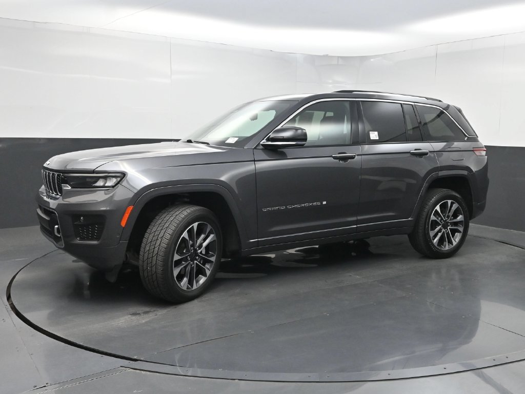 Used 2022 Jeep Grand Cherokee Overland w/ Luxury Tech Group IV RWD image 28