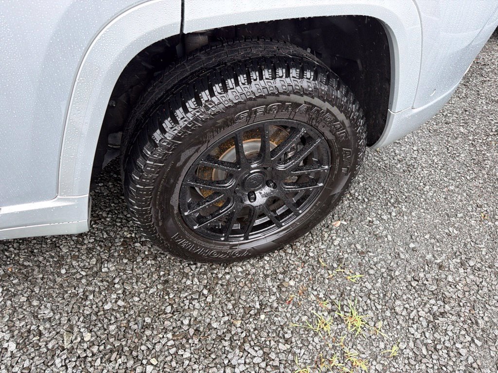 Used 2022 Jeep Grand Cherokee Summit AWD/4WD image 12