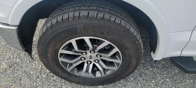 Used 2019 Ford F150 Lariat w/ Equipment Group 501A Mid image 5