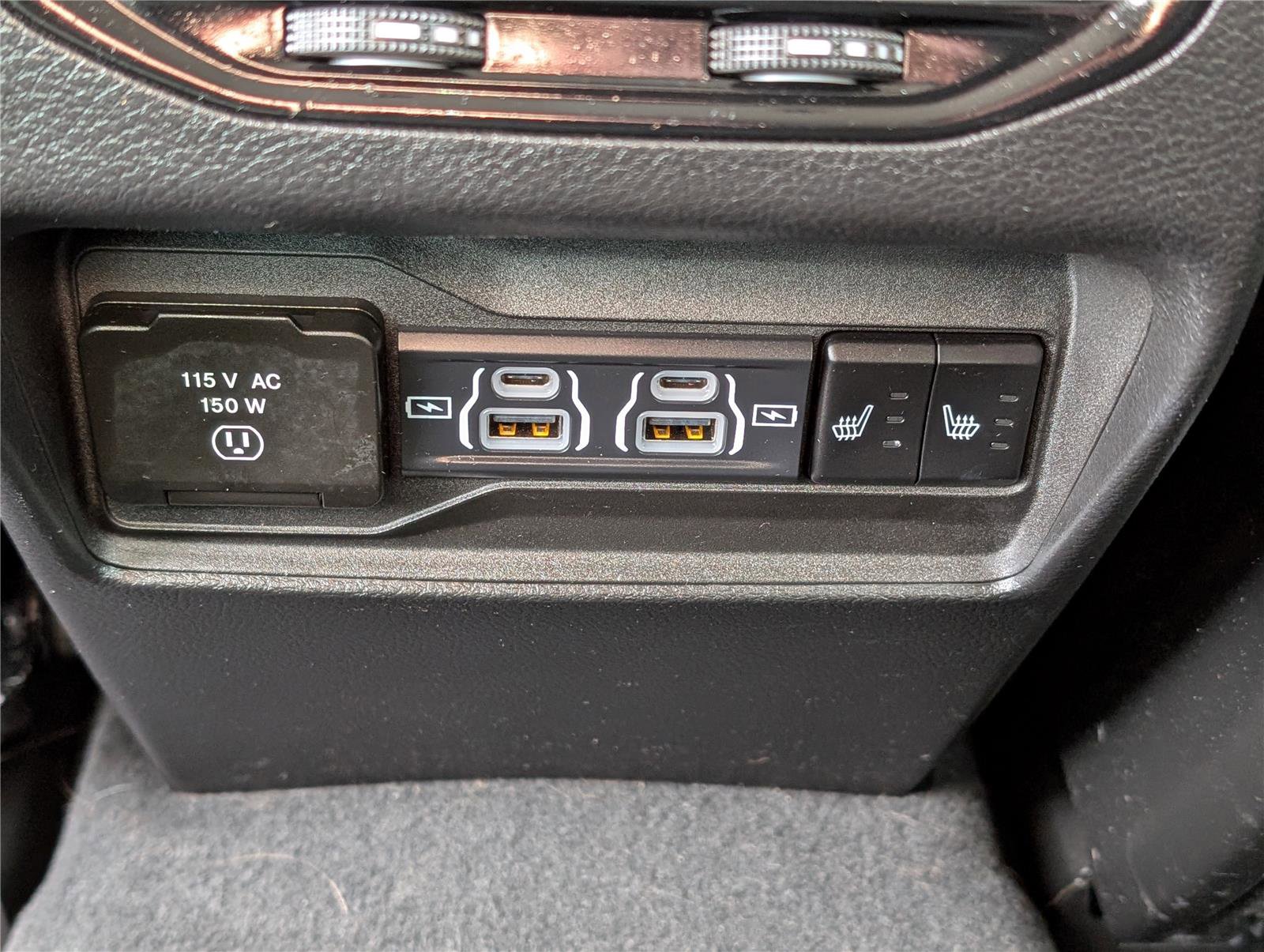 Used 2023 Jeep Grand Cherokee Limited w/ Black Appearance Package image 15