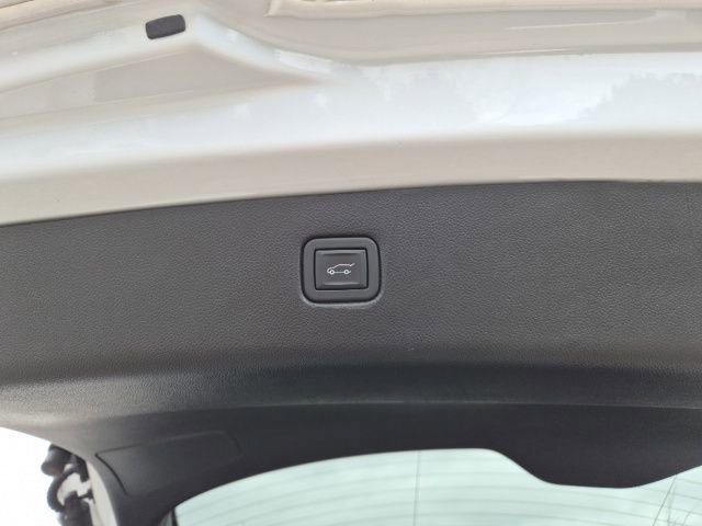 Used 2024 Chevrolet Blazer LT w/ Convenience Package FWD image 9