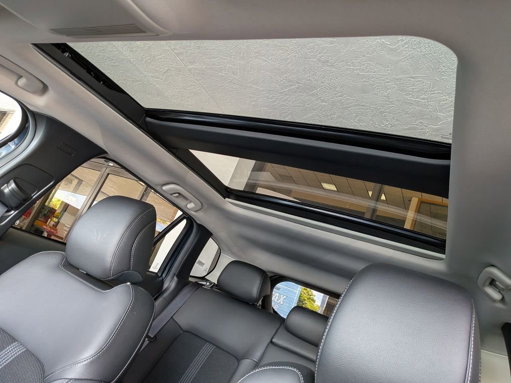 Used 2025 MAZDA CX-50 AWD 2.5 S w/ Premium Package image 19