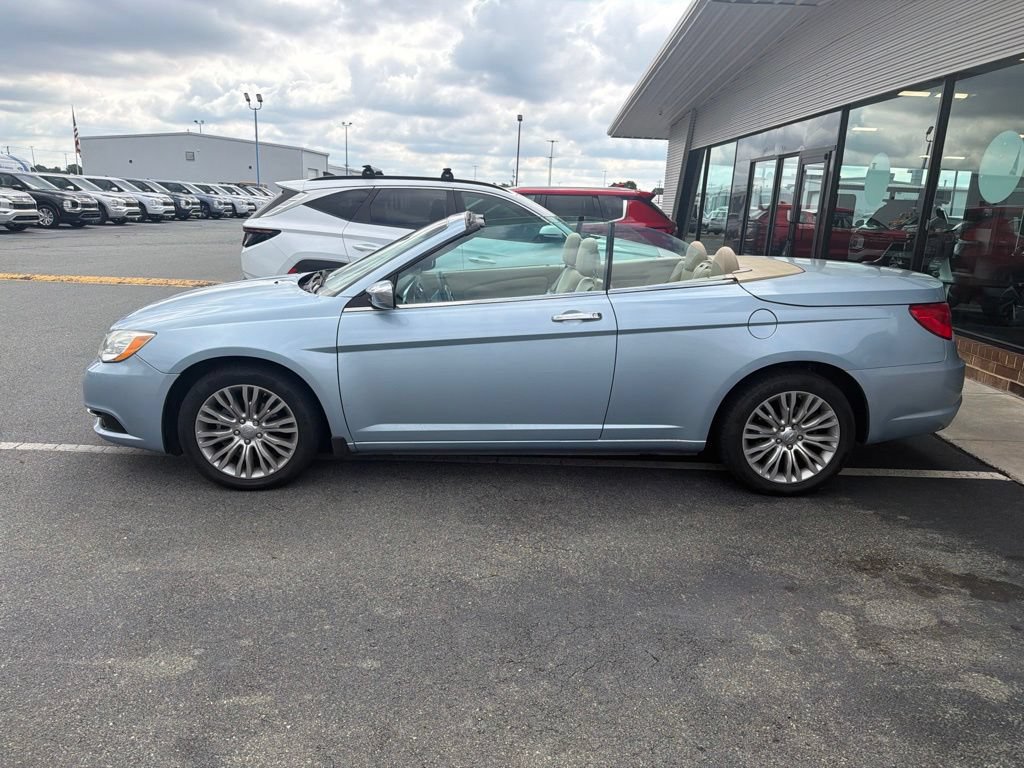 Used 2014 Chrysler 200 Limited FWD image 5