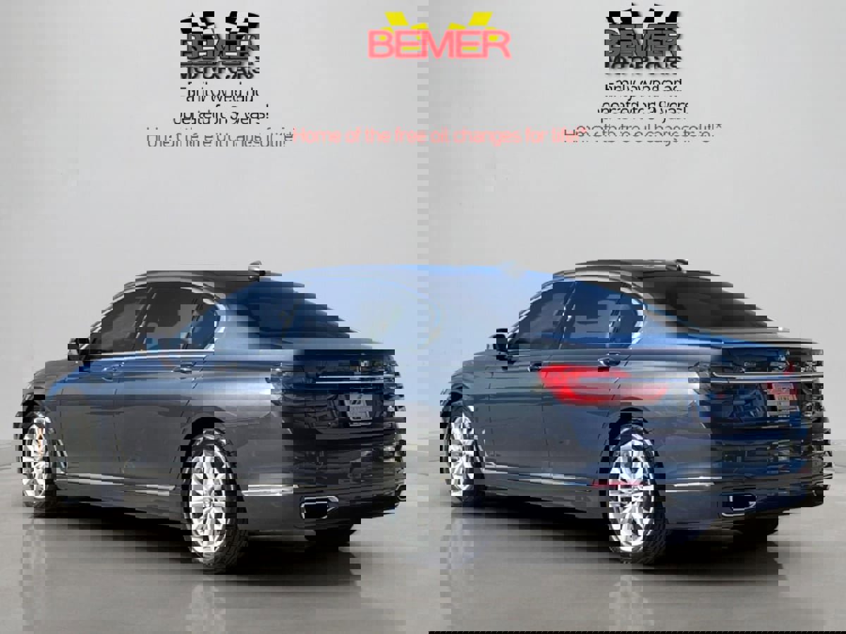 Used 2019 BMW 740i xDrive image 3