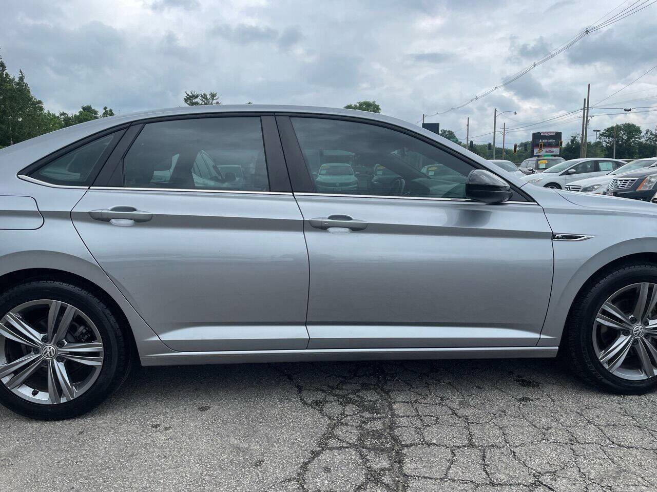 Used 2020 Volkswagen Jetta R-Line FWD image 4