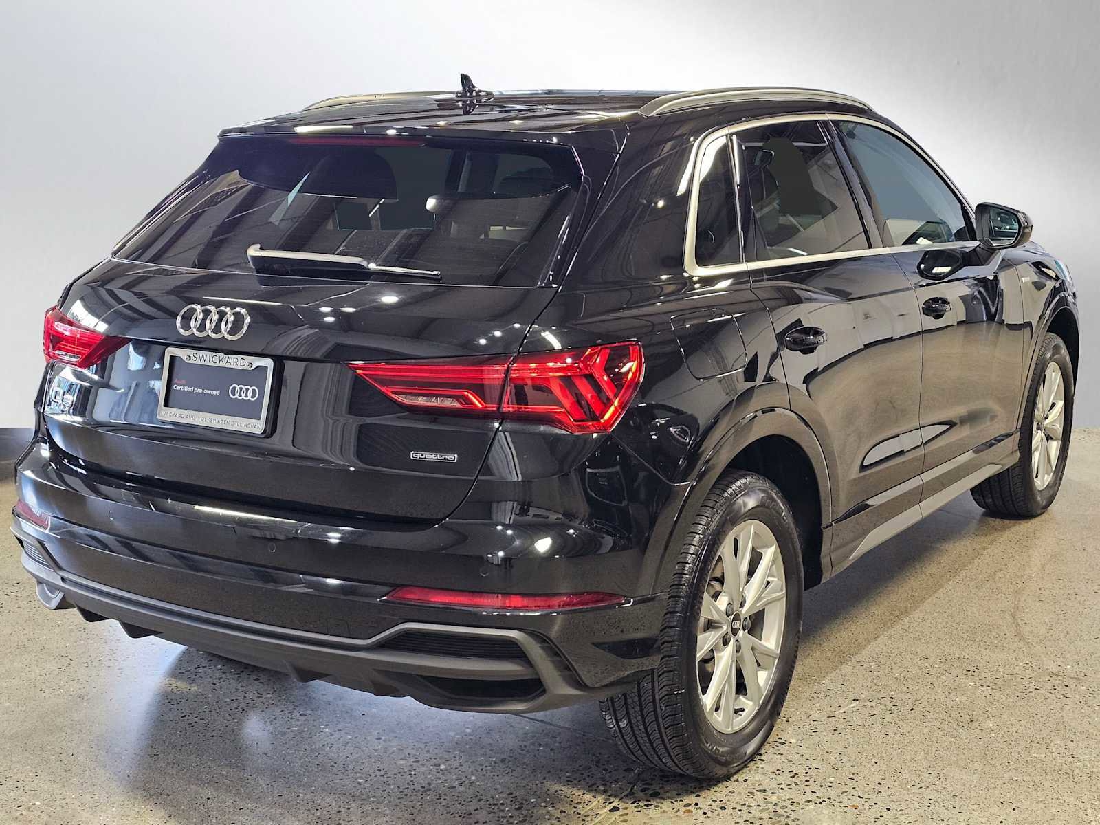 Certified 2025 Audi Q3 2.0T Premium w/ Convenience Package image 7