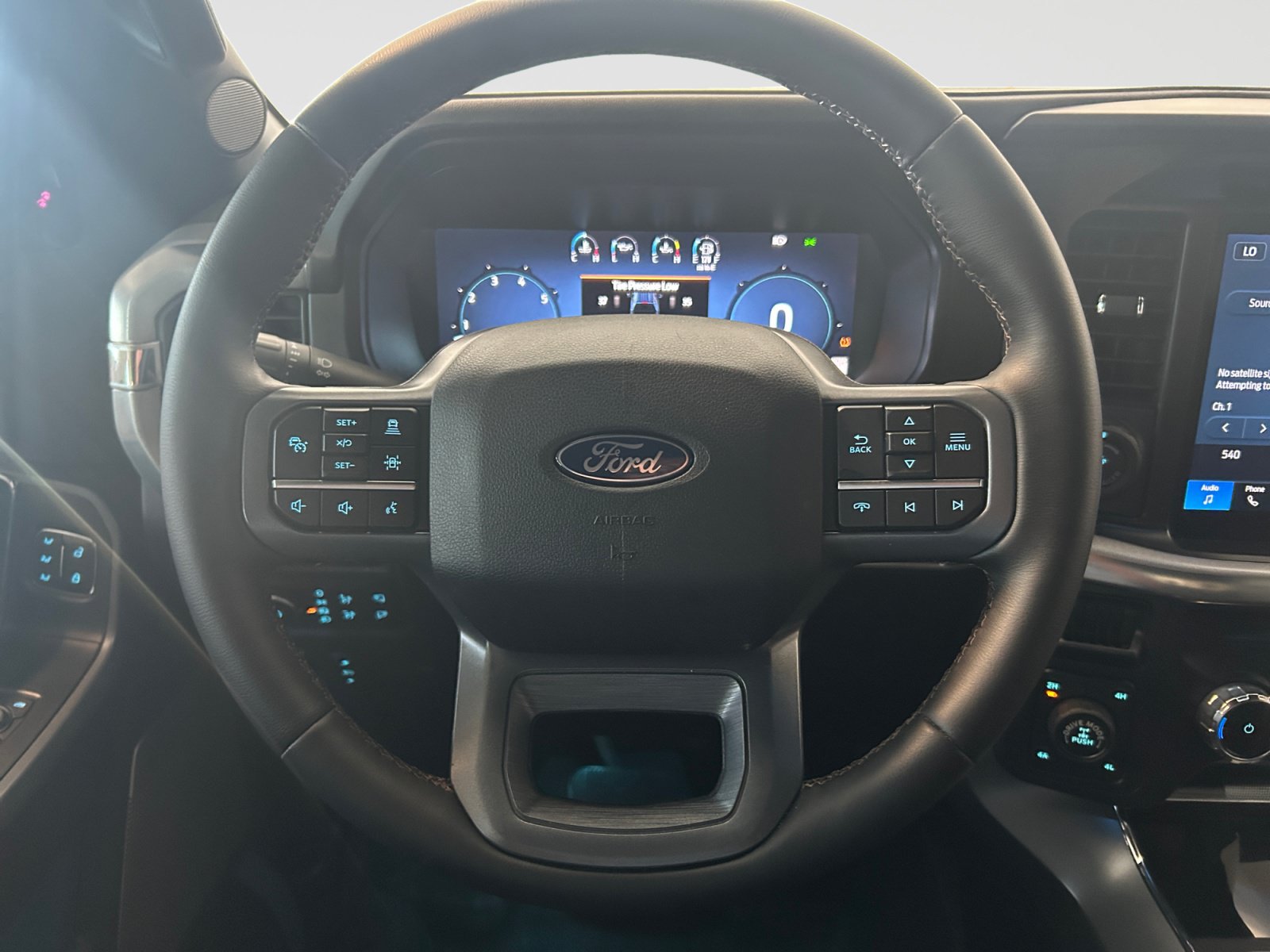 Used 2025 Ford F150 Lariat w/ Equipment Group 502A High AWD/4WD image 12
