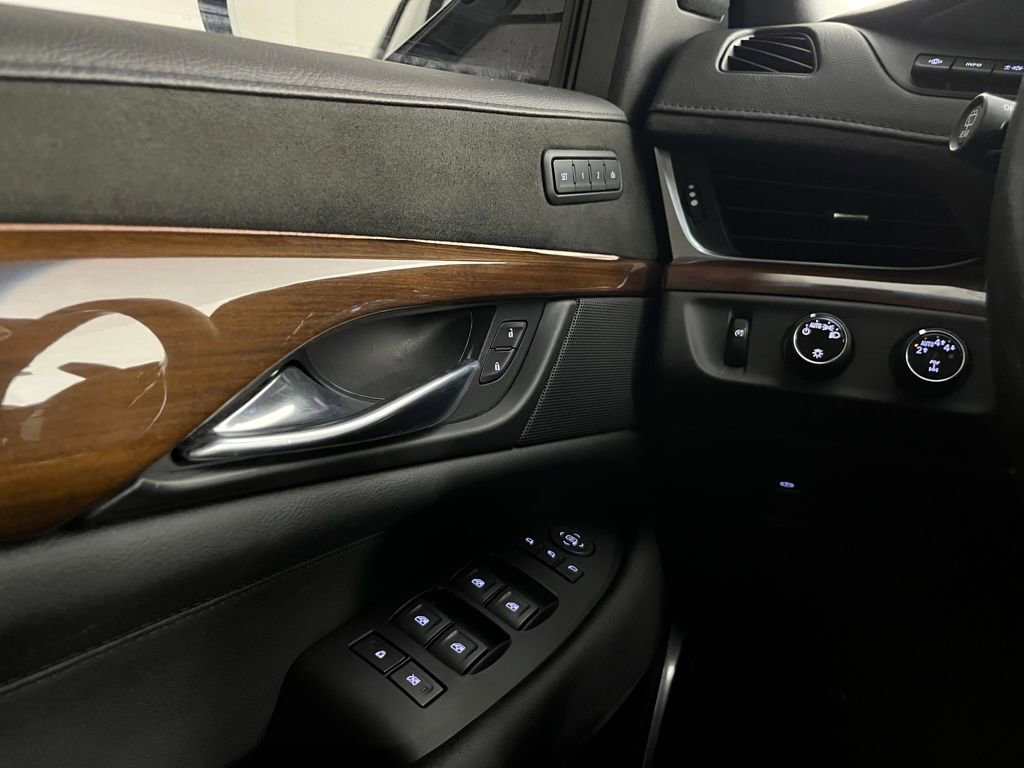 Used 2020 Cadillac Escalade Premium Luxury image 25