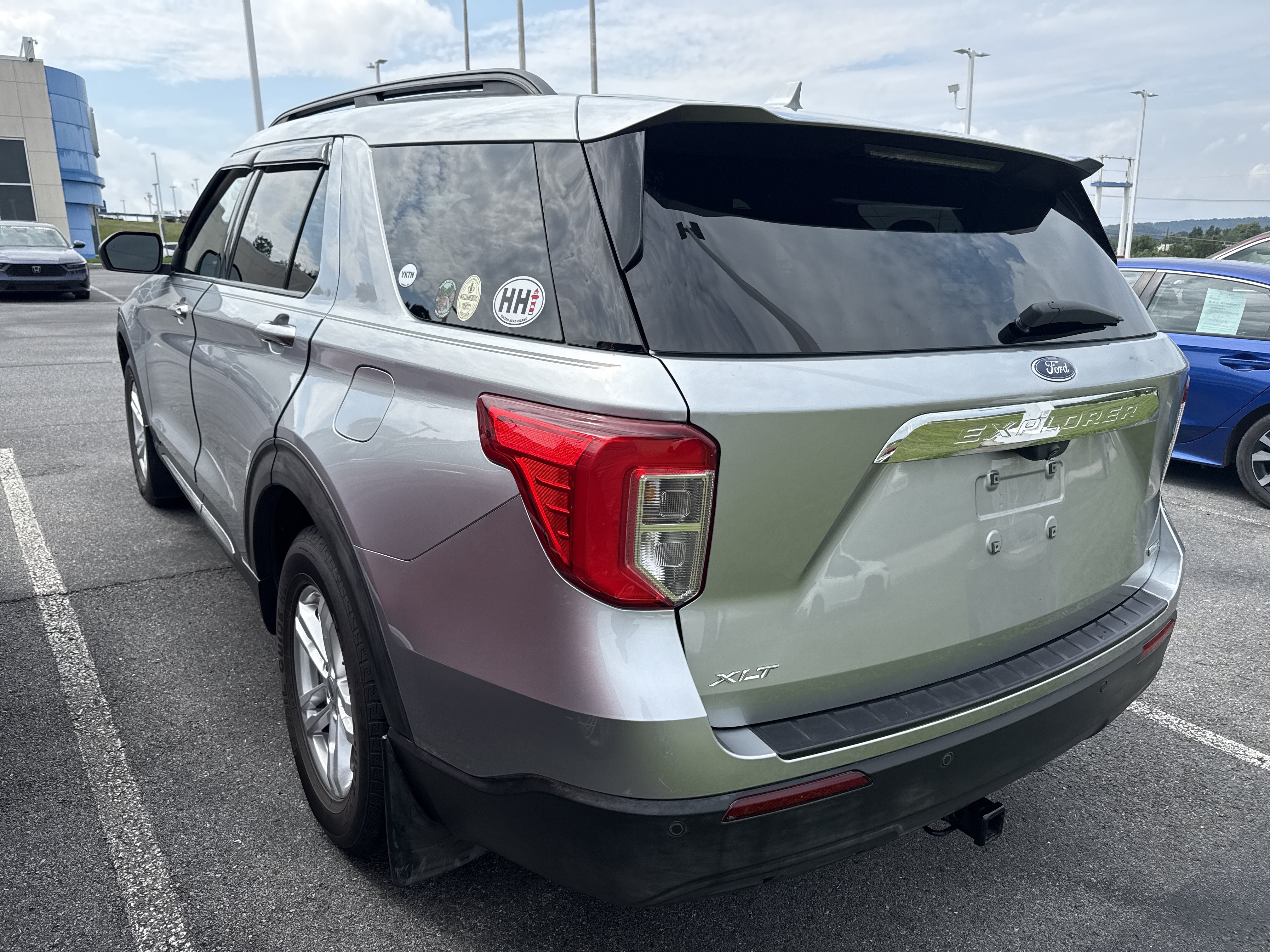Used 2020 Ford Explorer XLT w/ Comfort Package AWD/4WD image 5