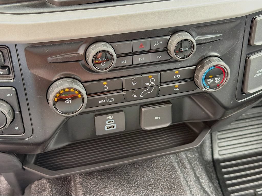 New 2026 Ford F550 4x4 Crew Cab image 32