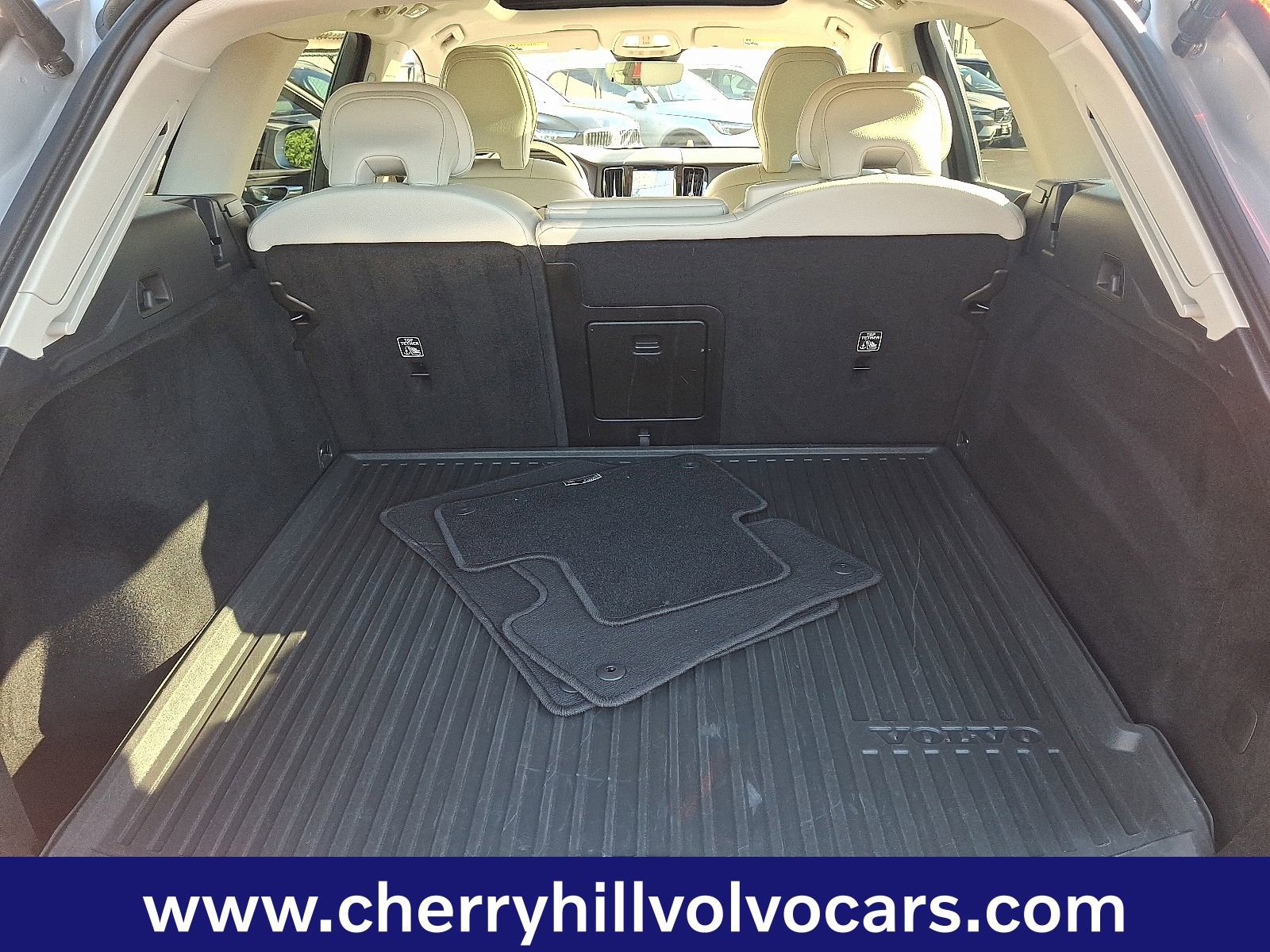 Certified 2023 Volvo XC60 B5 Plus w/ Climate Package image 27