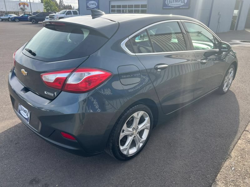 Used 2017 Chevrolet Cruze Premier FWD image 13