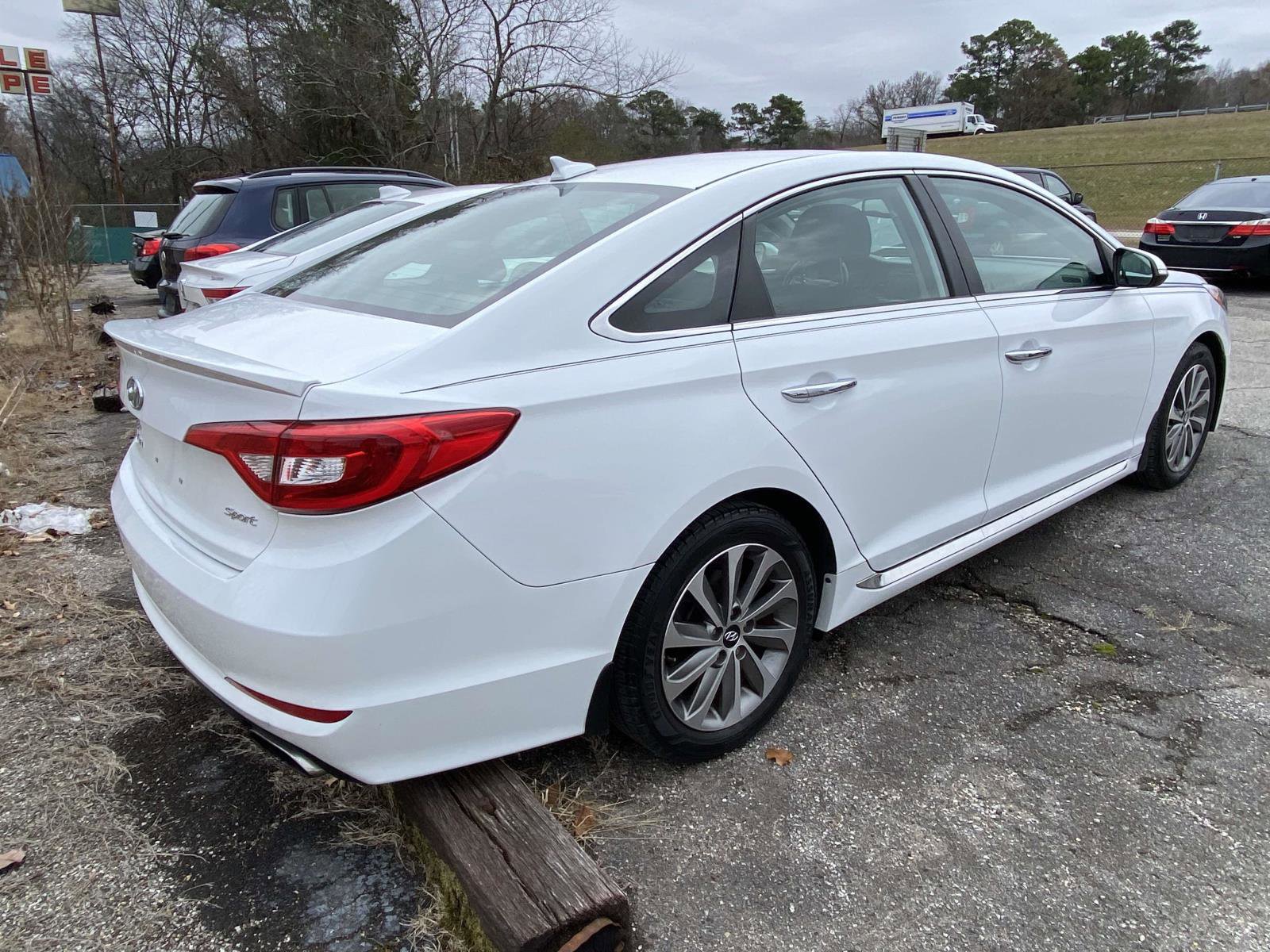 Used 2016 Hyundai Sonata Sport w/ Option Group 03 image 4