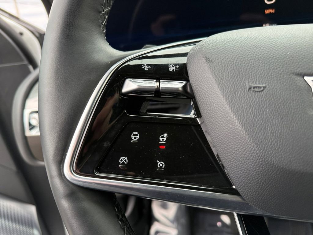 Used 2024 Cadillac Lyriq Luxury image 22