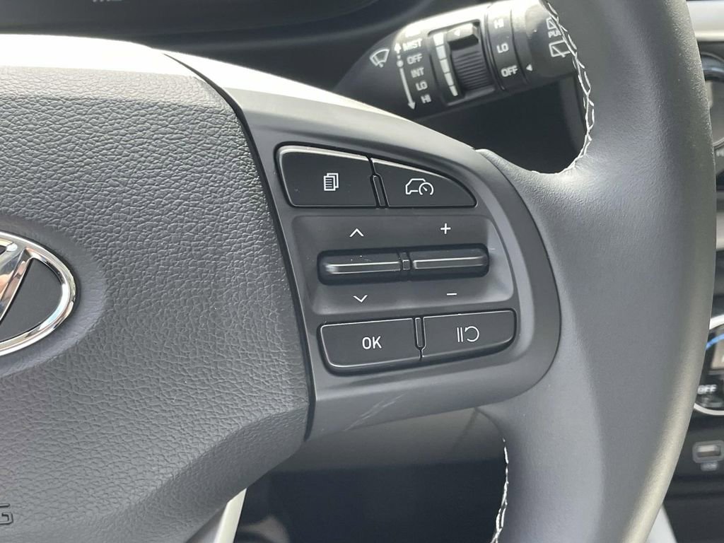 New 2025 Hyundai Venue SEL image 19