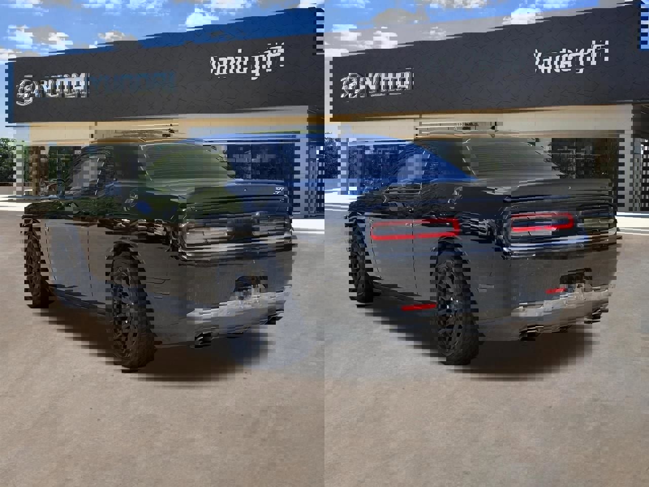 Used 2016 Dodge Challenger SRT Hellcat image 12