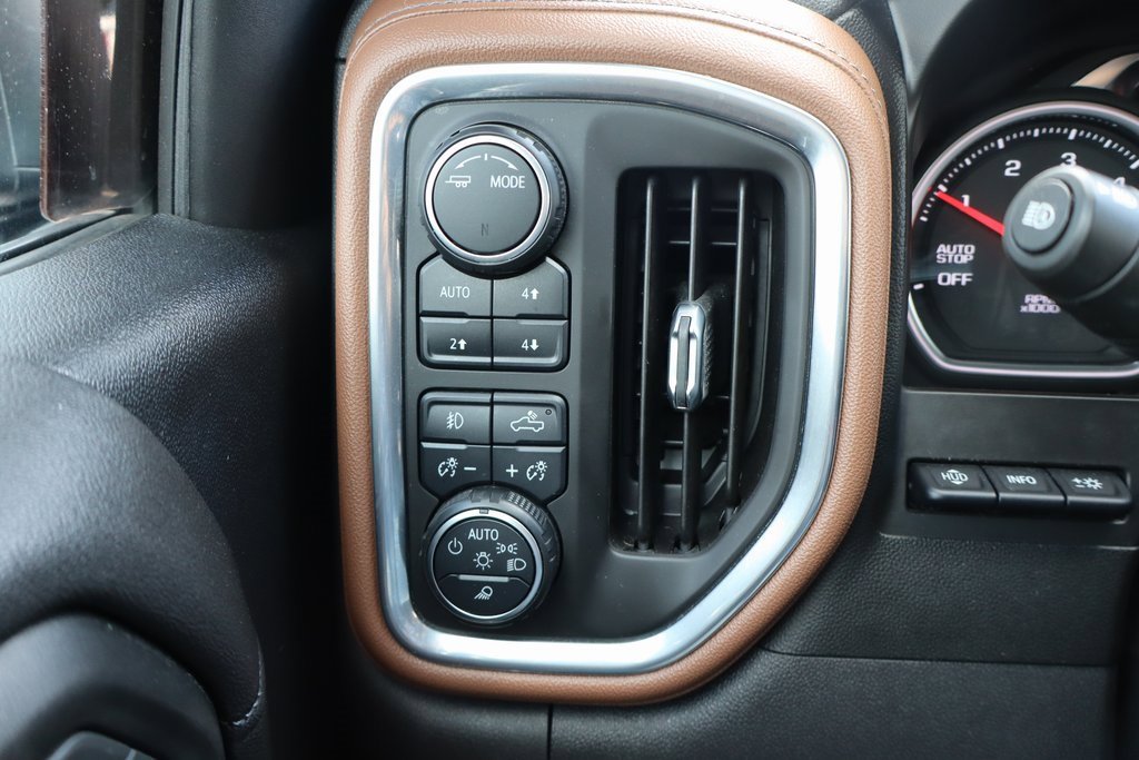 Used 2021 Chevrolet Silverado 1500 High Country w/ Technology Package image 7