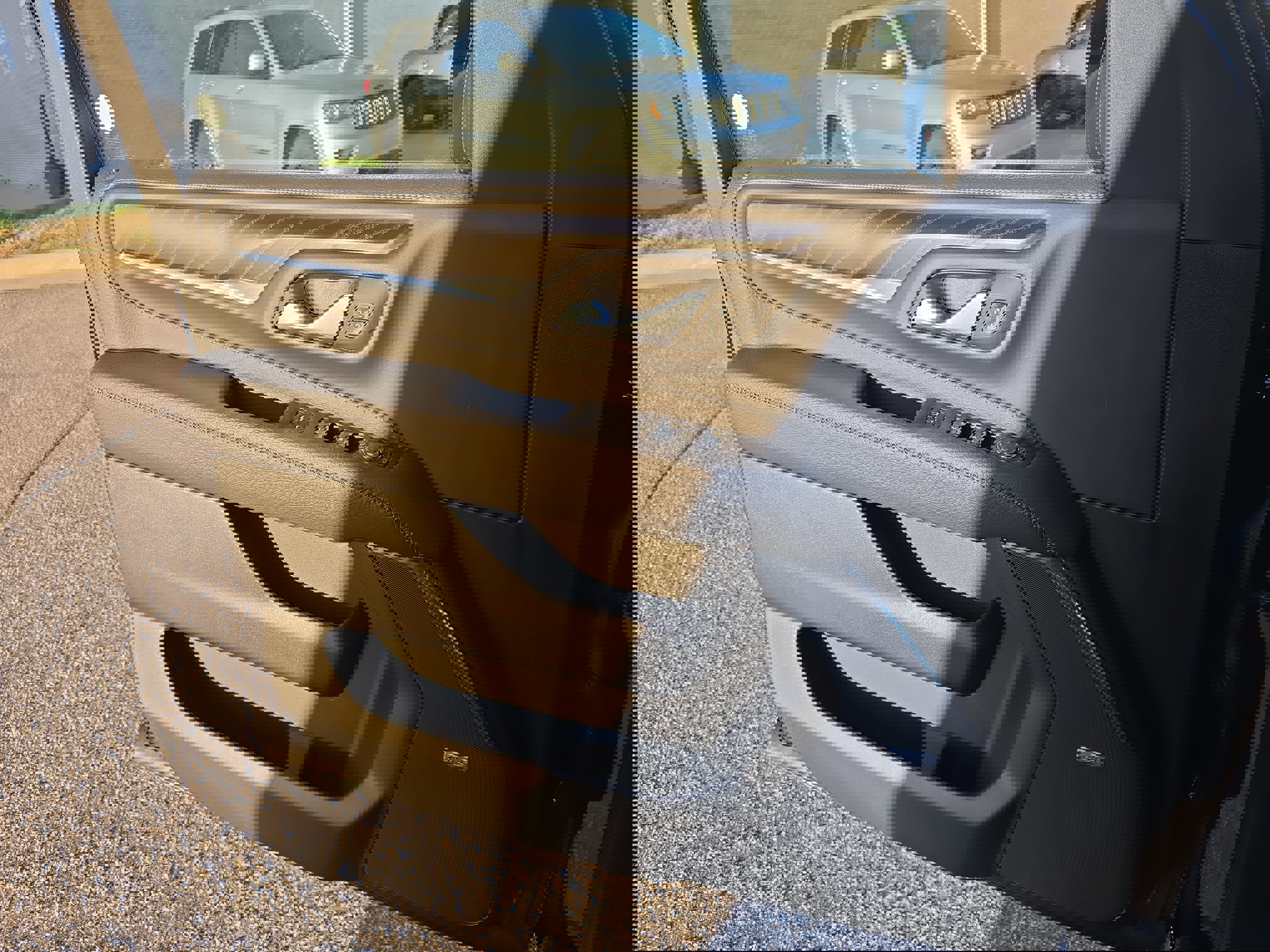 Used 2023 GMC Yukon XL Denali w/ Denali Reserve Package image 25