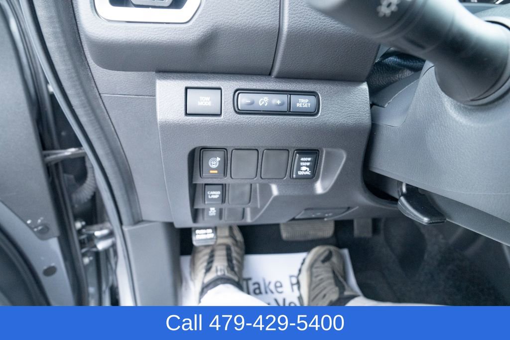 Used 2025 Nissan Frontier SV w/ SV Convenience Package image 24