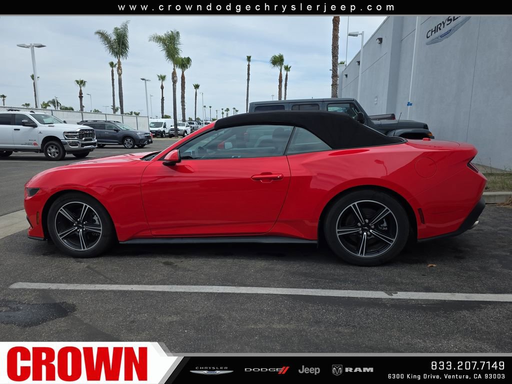 Used 2025 Ford Mustang Convertible image 4