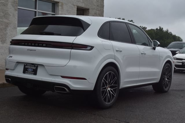 Used 2026 Porsche Cayenne AWD/4WD image 19