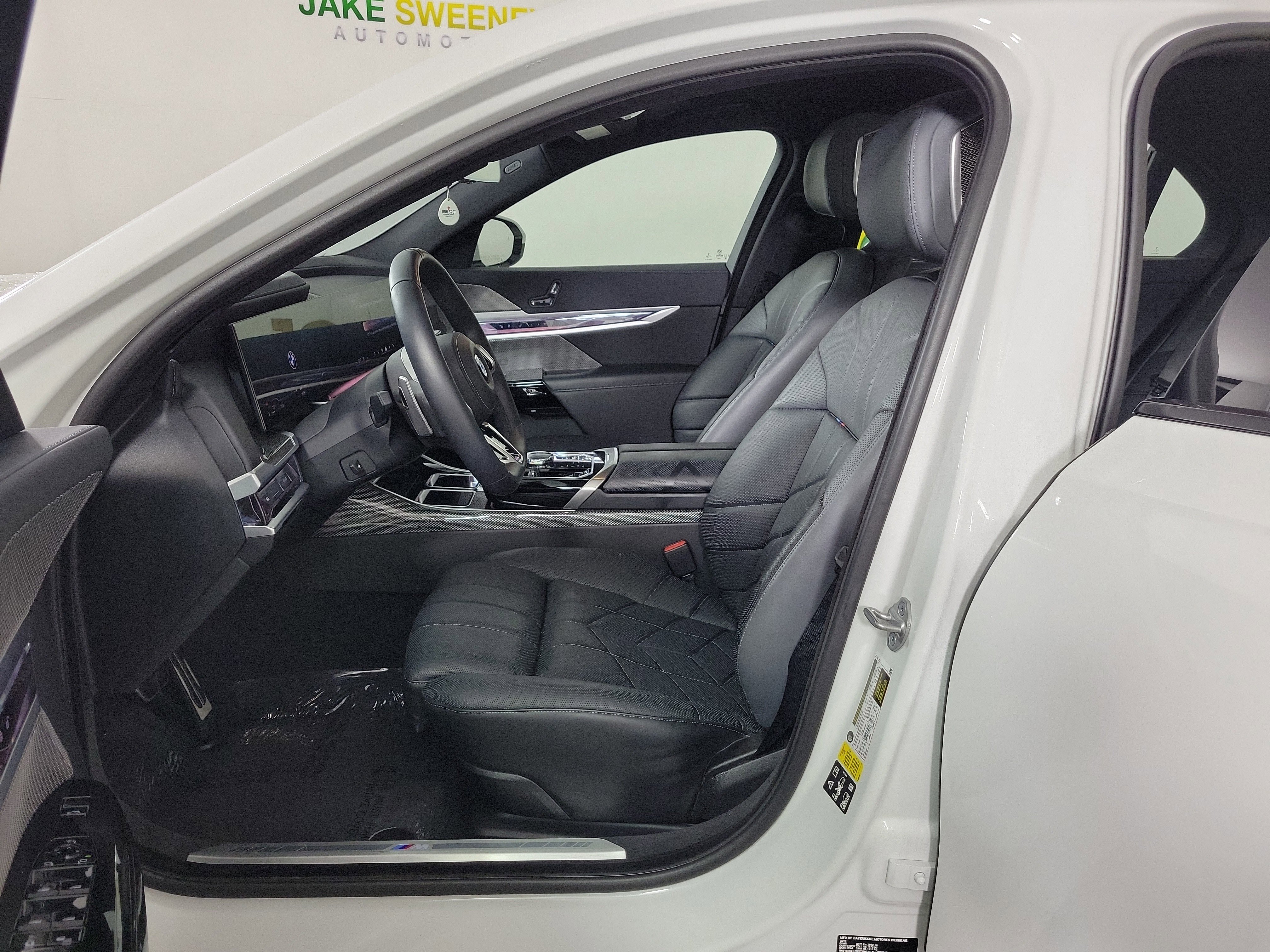 Certified 2023 BMW 760i xDrive w/ Executive Package AWD/4WD image 9