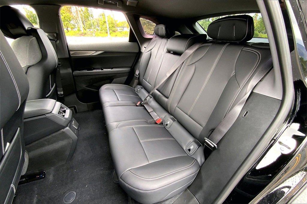 New 2026 Cadillac Optiq Luxury 1 image 29