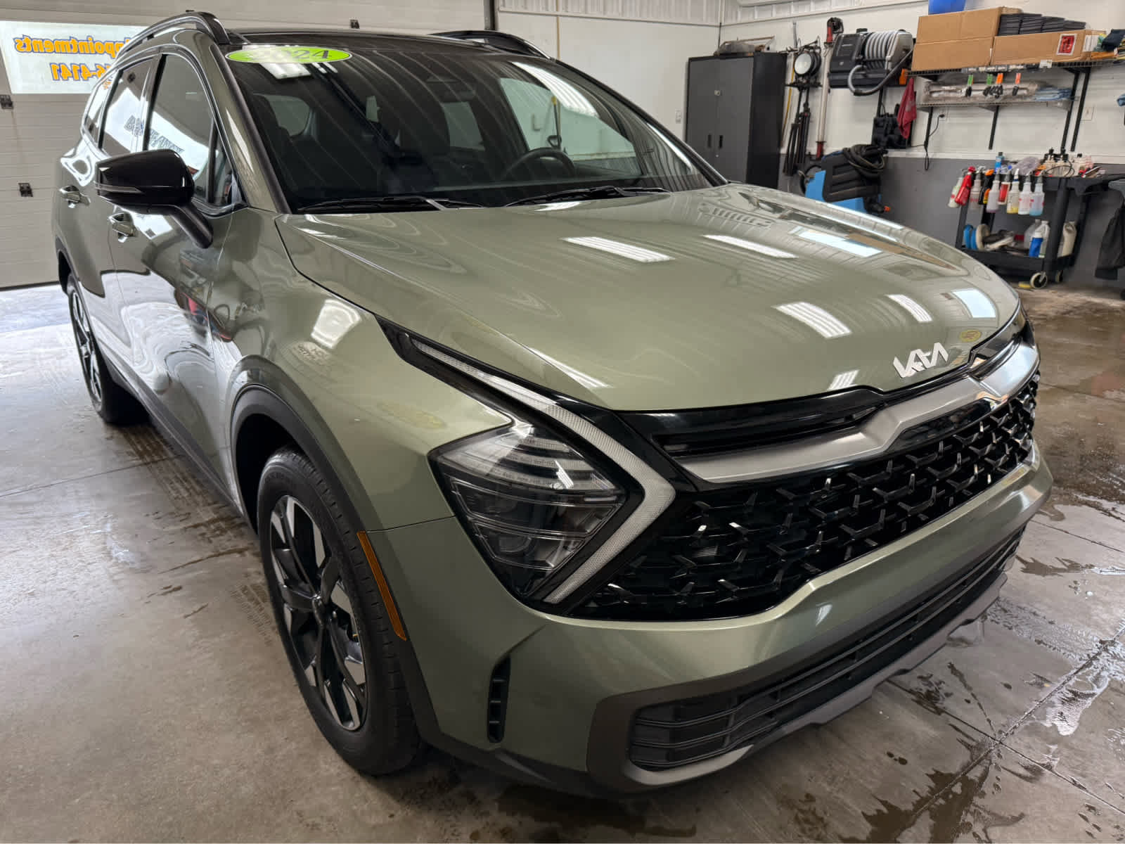 Used 2024 Kia Sportage X-Line w/ X-Line Premium Package image 3