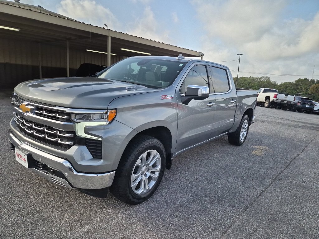 Used 2024 Chevrolet Silverado 1500 LTZ w/ LTZ Premium Package AWD/4WD image 2