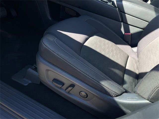 Used 2024 Nissan Pathfinder SV image 12