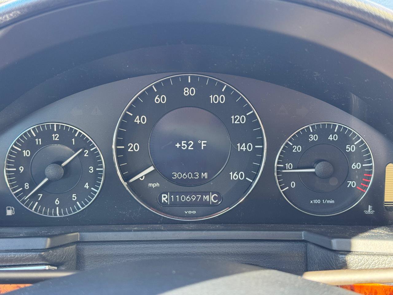 Used 2009 Mercedes-Benz E 350 4MATIC Sedan image 26