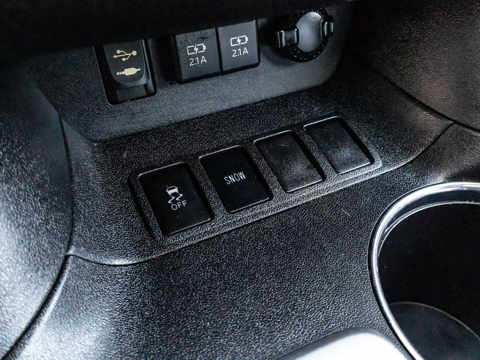 Certified 2019 Toyota Highlander XLE FWD image 32