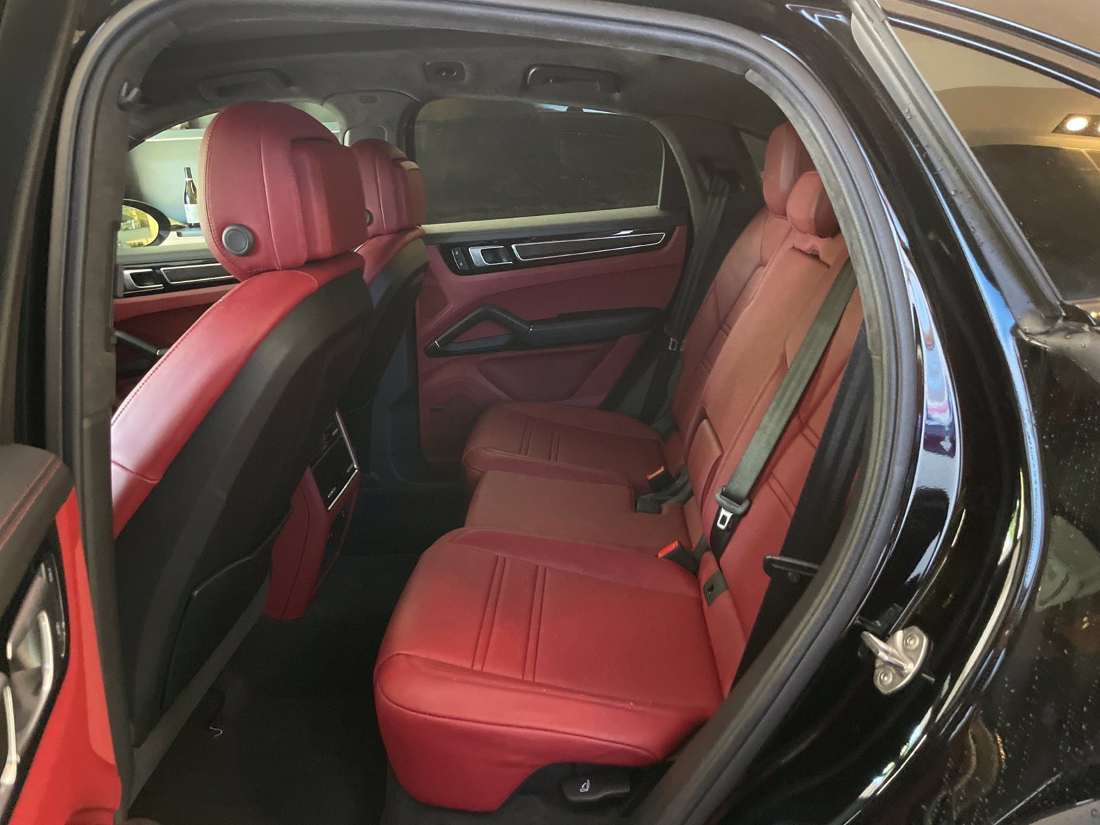 Used 2022 Porsche Cayenne GTS w/ Premium Package Plus AWD/4WD image 8