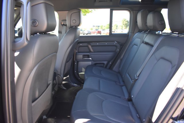 Used 2024 Land Rover Defender 110 X-Dynamic SE image 15
