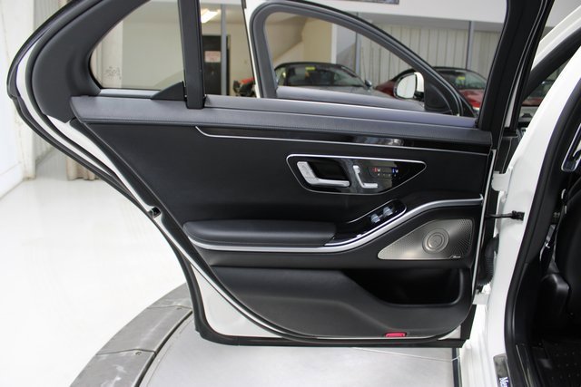 Used 2023 Mercedes-Benz S 500 4MATIC w/ AMG Line image 39