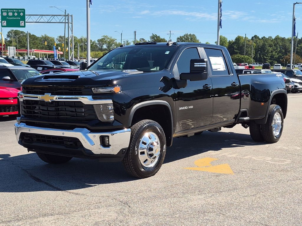 New 2026 Chevrolet Silverado 3500 LT w/ All Star Edition AWD/4WD image 8
